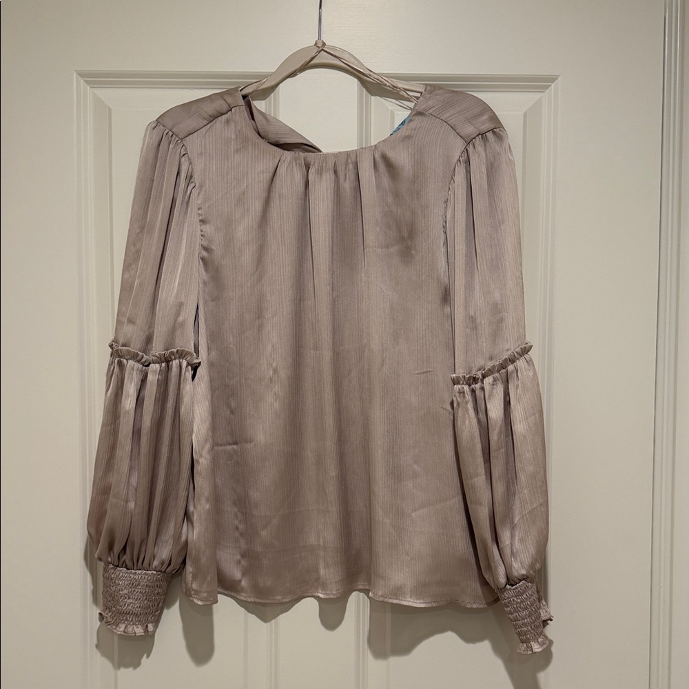 CeCe Satin Blouse - Soft Beige
